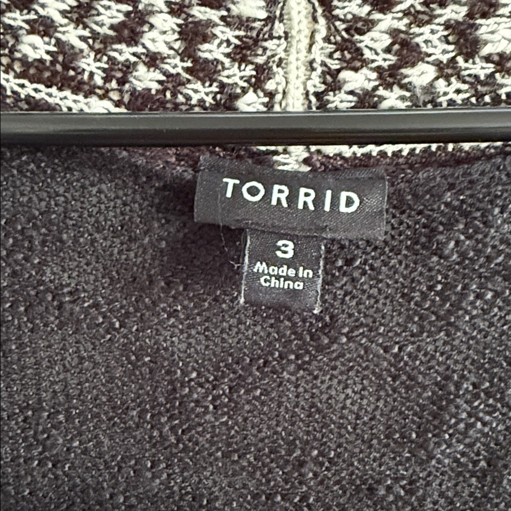 Torrid Black and White Textured Open Front Cardigan Size 3 - Picture 4 of 6